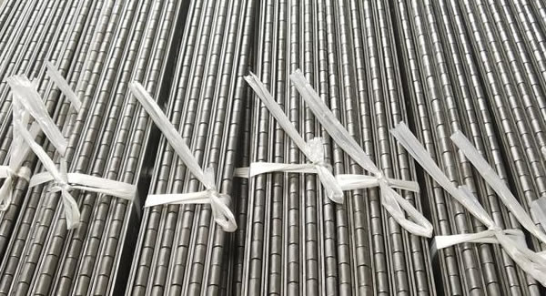 堅(jiān)固耐用還得靠長(zhǎng)合頁(yè)|廣有五金&東莞合頁(yè)?