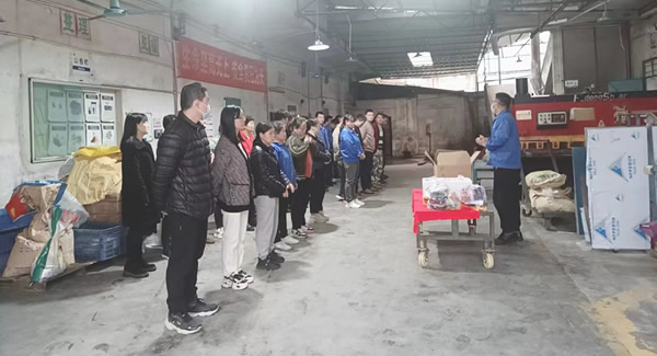 用心去孝敬，用愛去感恩--孝心無疆，愛滿廣有|廣有五金&東莞合頁