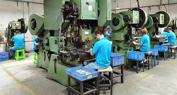 選合頁別糾結(jié)！廣有合頁閉眼入|廣有五金&東莞合頁