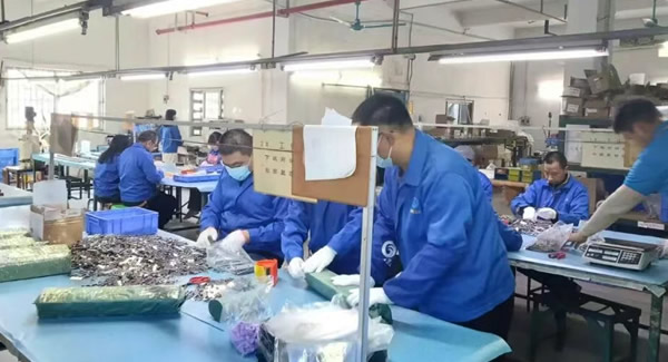 趕貨踐諾 致謝每一位同行者|廣有五金&東莞合頁?